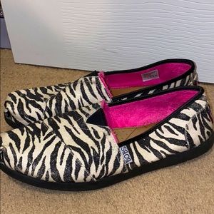 Skechers Bobs womens 9 zebra 🦓 pink fuzzy inside!